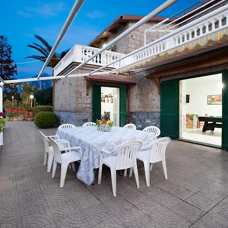 Luisa Jacuzzi And Pool Sorrento