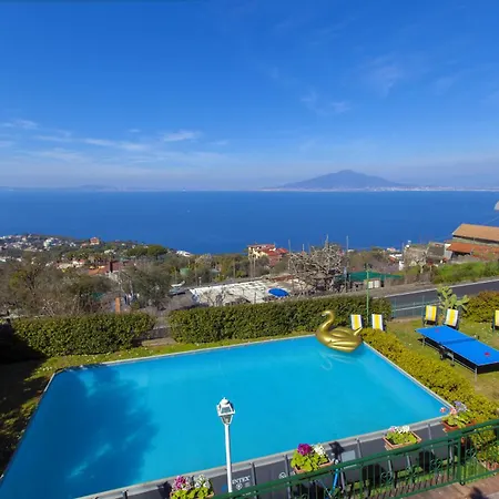 Luisa Jacuzzi And Pool * Sorrento