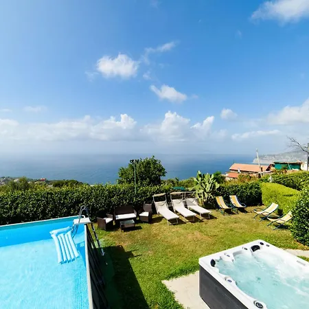 Luisa Jacuzzi And Pool