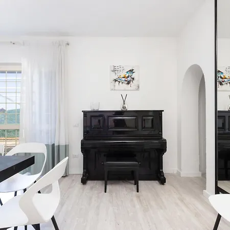 וילה Estate4home - Luisa Jacuzzi And Pool סורנטו
